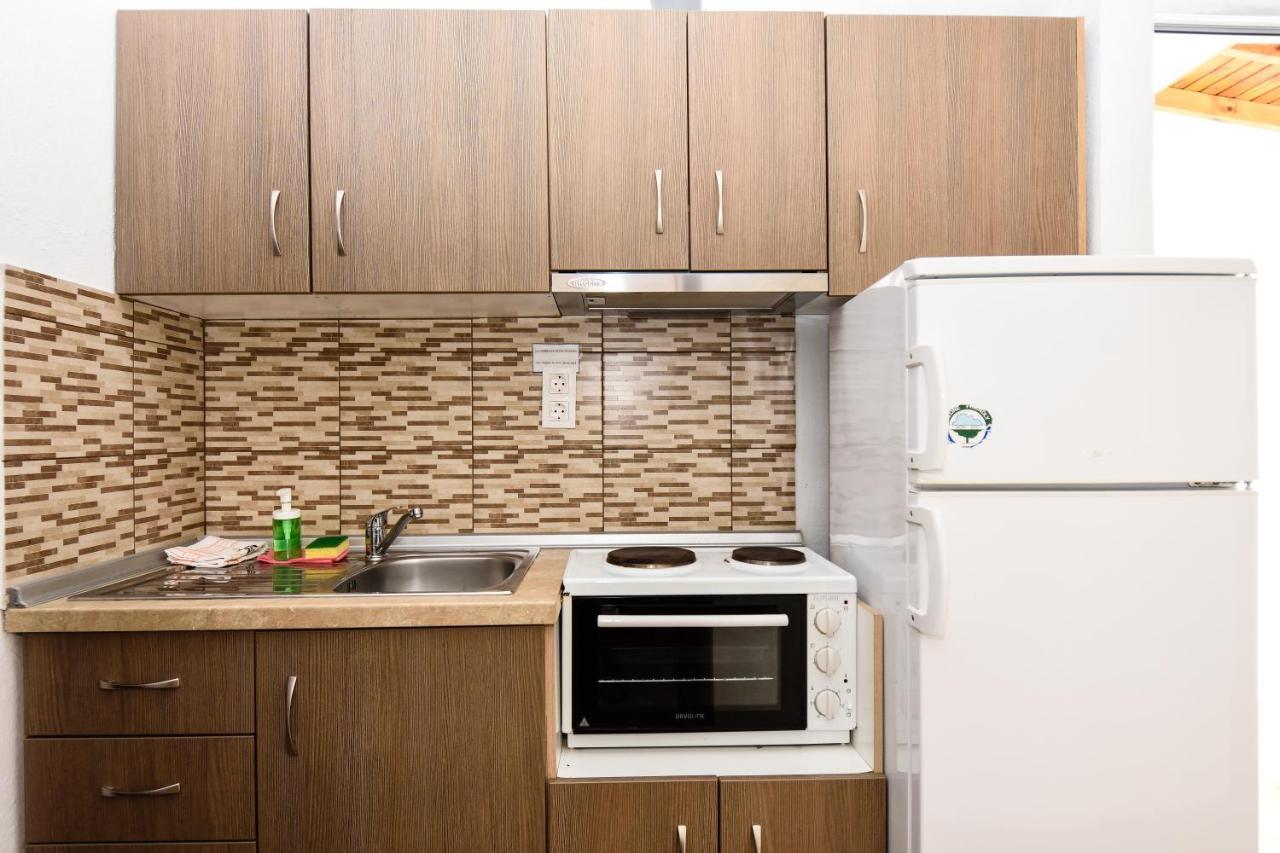 Anna Pousi Studios & Apartment ออร์โมส ปานากีอาส ภายนอก รูปภาพ